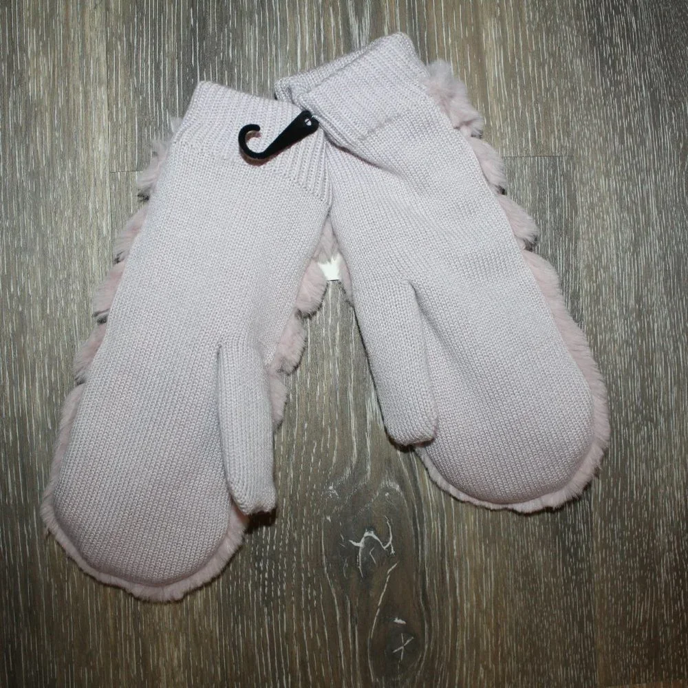 NWT‎ UGG WOMEN'S GIRL'S FUR MITTENS PINK
